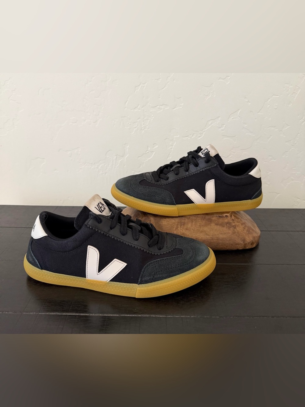 VEJA Volley Canvas Casual Sneakers Black White Size 6 US Women's Retro - Picture 2 of 14